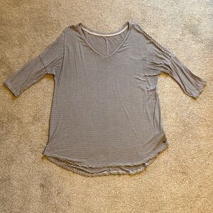 American Eagle Jegging T striped 3/4 sleeve shirt
